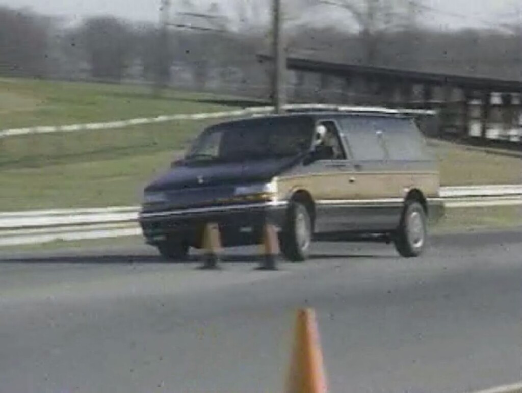 » 1991 Minivan Comparison Test Drive