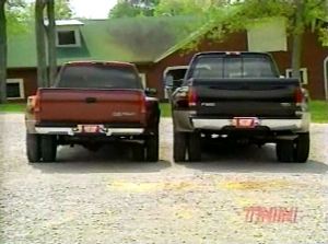 1999-Chevrolet-Silverado-HD-vs-Ford-superduty2