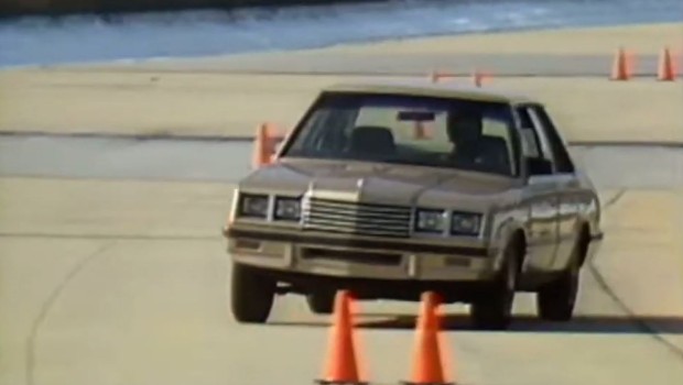 1984-Dodge-6900ES1