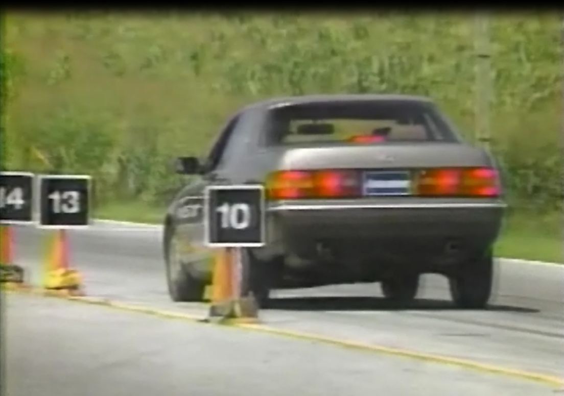 1990-Lexus-LS400b