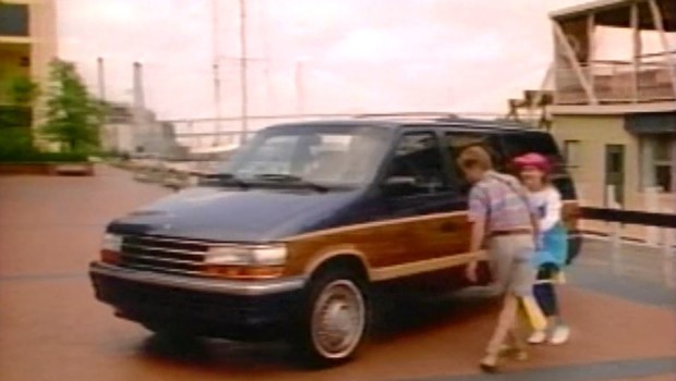 Excelente Montaña avaro 1993 Plymouth Voyager Manufacturer Promo
