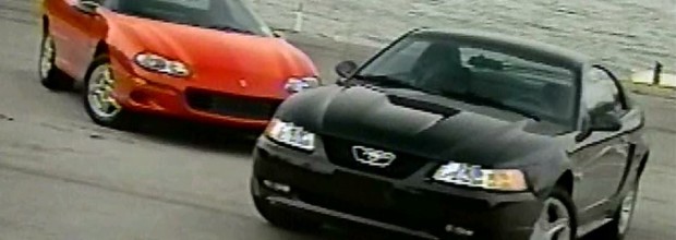 1999-Camaro-vs-mustang1