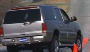 2003-Cadillac-Escalade-ESV2